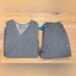 FIGS Women's Graphite Scrub Set | Casma Top Small | Yola Pants S/P